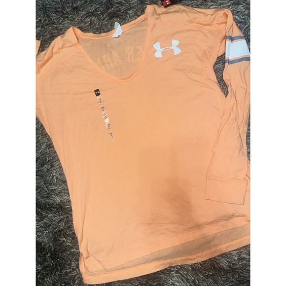 NWT Under Armour HeatGear Women’s Fitted Long Sleeve Peach Top Sz Small - Picture 2 of 5